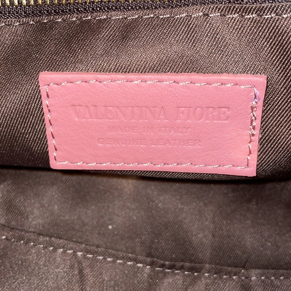 Valentina Fiore Dusty Pink Handmade Italian Leather Crossbody Bag - Picture 7 of 8